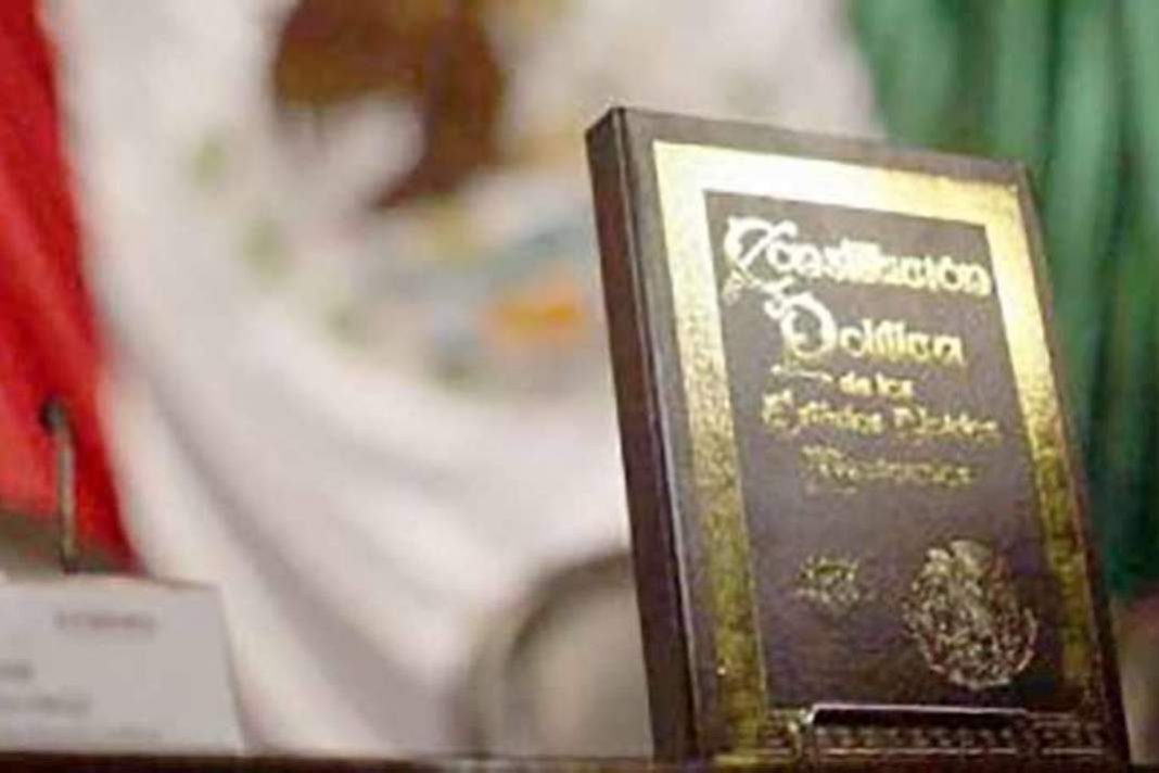 Constitución