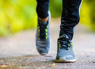 Caminar hacia atrás trae los siguientes 3 beneficios