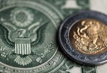 Peso roza las 16 unidades