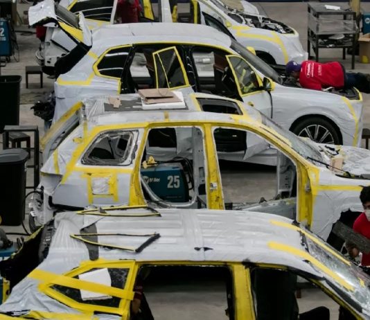Automotrices de EU advierten sobre costos millonarios por nuevos aranceles