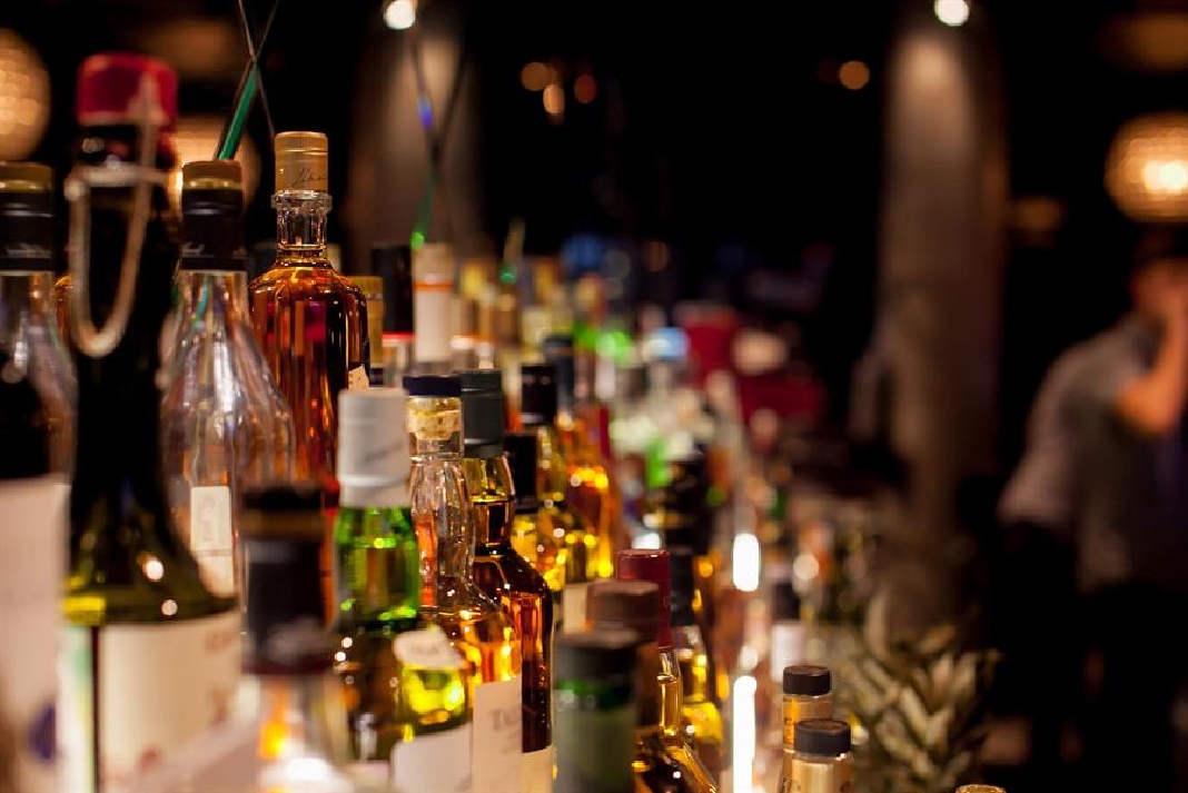 alcohol licor bebidas alcohólicas