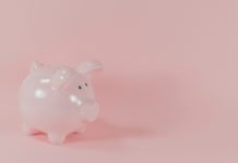 Afores no están en riesgo, aclara economista