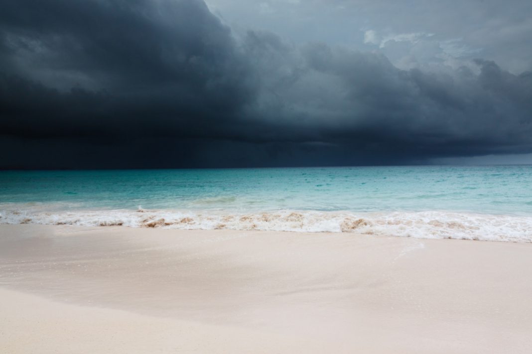 HURACAN-TORMENTA