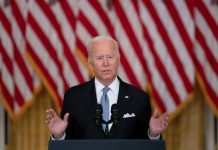 El índice de aprobación de Biden llega a su punto más bajo tras la llegada al poder de los talibanes
