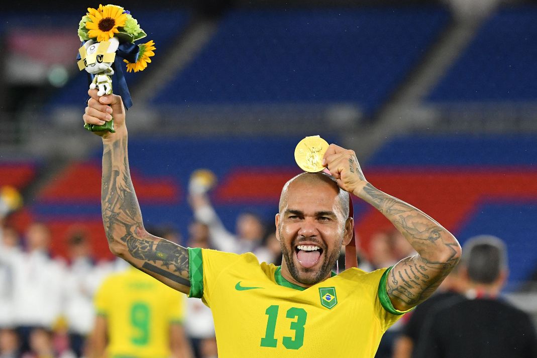 DANI-ALVES-ORO