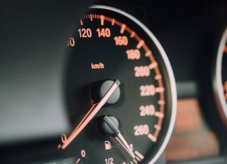 Ventas de autos cierran 2021 apenas por encima del año previo