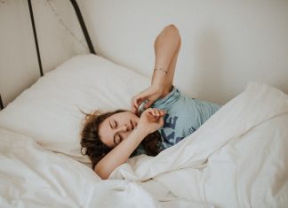 Alimentación y sueño: qué comer para descansar mejor y tener más energía