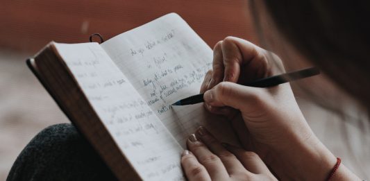 Can Xue, Murnane y autores hispanos y estadounidenses suenan para el Nobel de Literatura