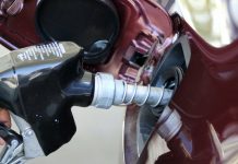 Confianza del consumidor en EU mejora ante disminución del precio de la gasolina