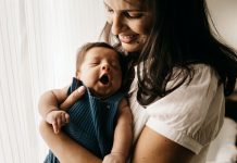 Madres, atrapadas en la precariedad laboral
