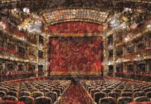 LA OPINIÓN Y EL TEATRO POLÍTICO DE MORENA