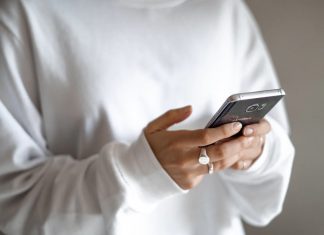 Dime cuánto ganas y te diré qué marca de smartphone tienes: según The CIU