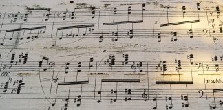 María Valverde y Gustavo Dudamel ilustran el “poder transformador” de la música
