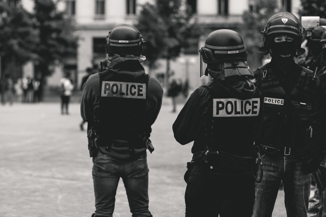POLICIA