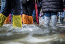 Lluvias provocan inundaciones en Catemaco e Isla