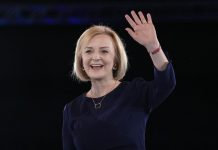 Liz Truss sucede a Boris Johnson como primer ministro de Reino Unido