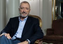 Arturo Pérez-Reverte publicará en octubre La hipótesis más peligrosa