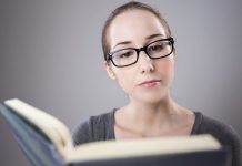 Escritores analizan literatura en mundo postapocalíptico