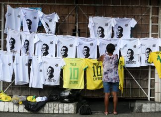 Despiden miles a Pelé, en la casa del Santos de Brasil