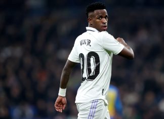 Vinicius: “Los insultos siguen, pero el baile también”