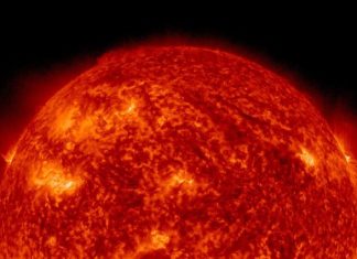 El Sol libera una potente llamarada