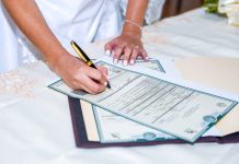 Desde acuerdos prenupciales hasta cuentas secretas, el amor moderno recibe un toque de realidad financiera