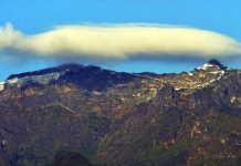 Rescatan con vida a dos personas perdidas en el Cofre de Perote