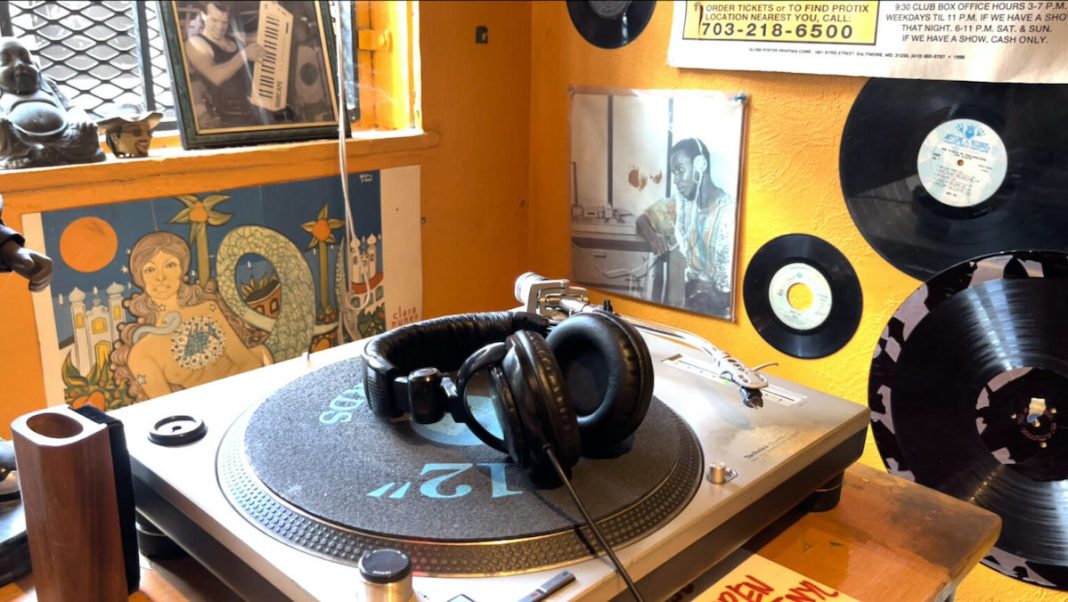 Las letras de las canciones, m·s sencillas y repetitivas en las ˙ltimas cinco dÈcadas