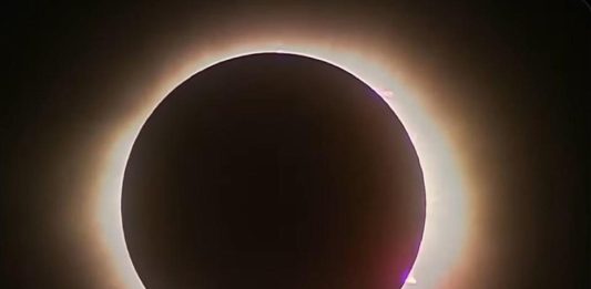 El cerebro secuestra nuestra atención al observar un eclipse