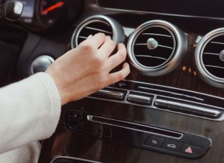 El aire acondicionado gasta más gasolina en el coche