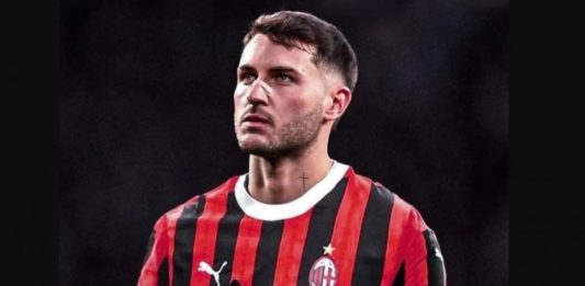 Santi Giménez es ‘amenazado’ por el Milan de quedarse sin jugar si no sale en el mercado de fichajes