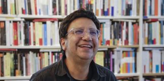 Alejandro Zambra: «En la literatura, el único método infalible es el ensayo y el error»