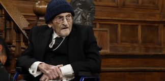 Álvaro Pombo recibe el Premio Cervantes 2024 y alerta de la fragilidad del ser humano