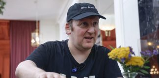 Blue Jeans: “Los jóvenes deben conocer los clásicos, pero no es la forma de crear lectores”
