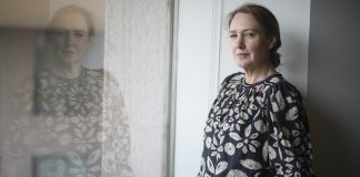 Paula Hawkins: “En la ficción hay algo de justicia, en la realidad es difícil encontrarla»