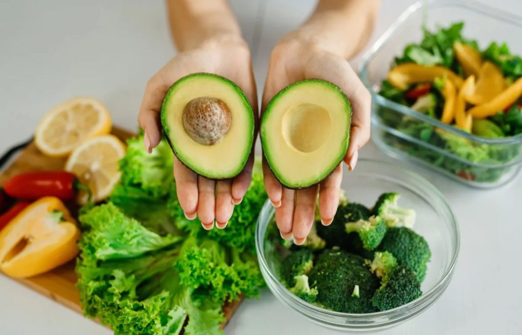 alimentacion-nervios-estres-ansiedad-aguacate-comida