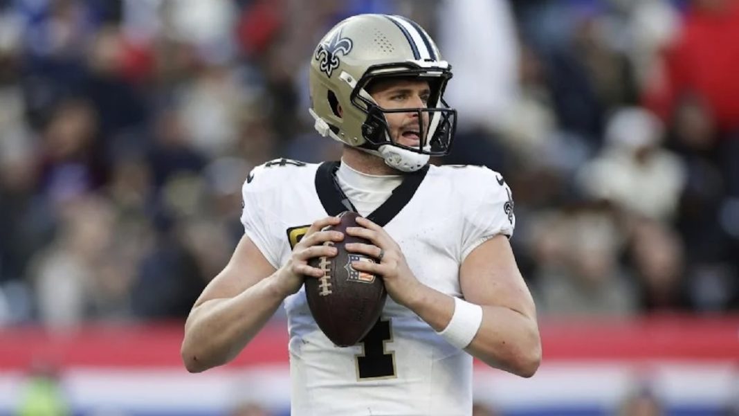 Derek Carr copia