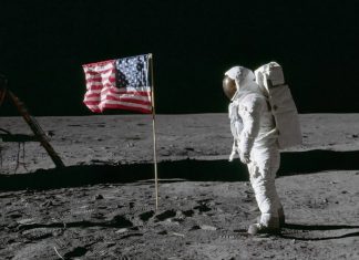 ¿Quién es el dueño de la Luna?