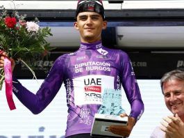 Isaac del Toro renueva contrato con el UAE Team Emirates