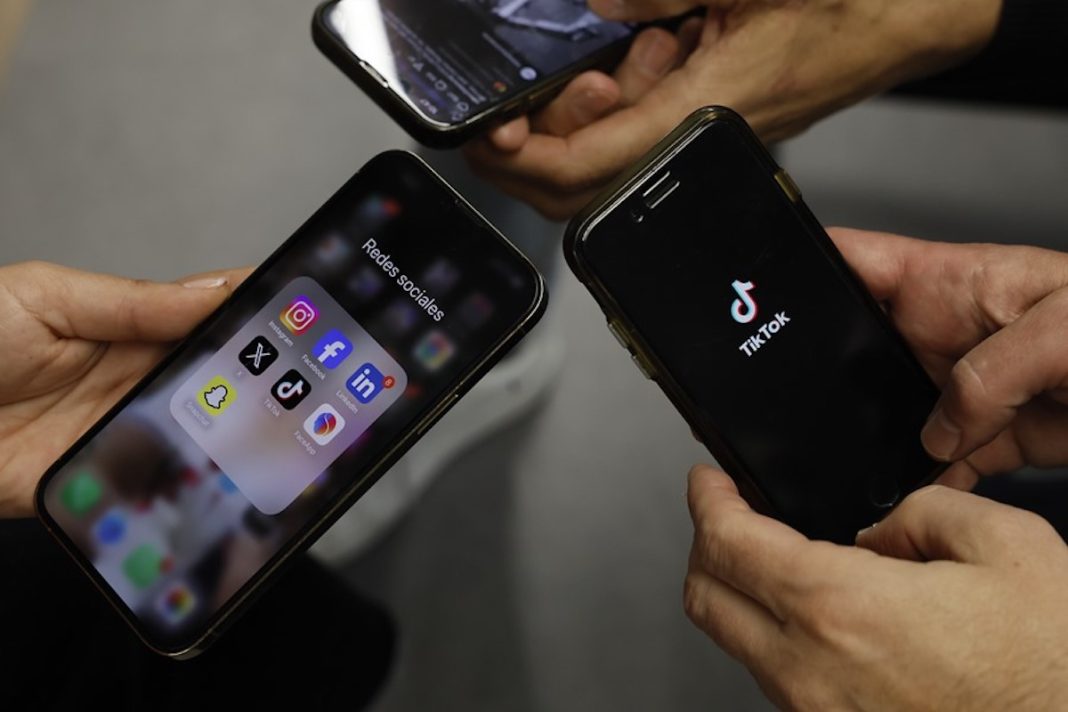 WhatsApp ha vuelto a crecer y se consolida como la red social m·s usada, seguida de Youtube, Instagram, Facebook y TikTok