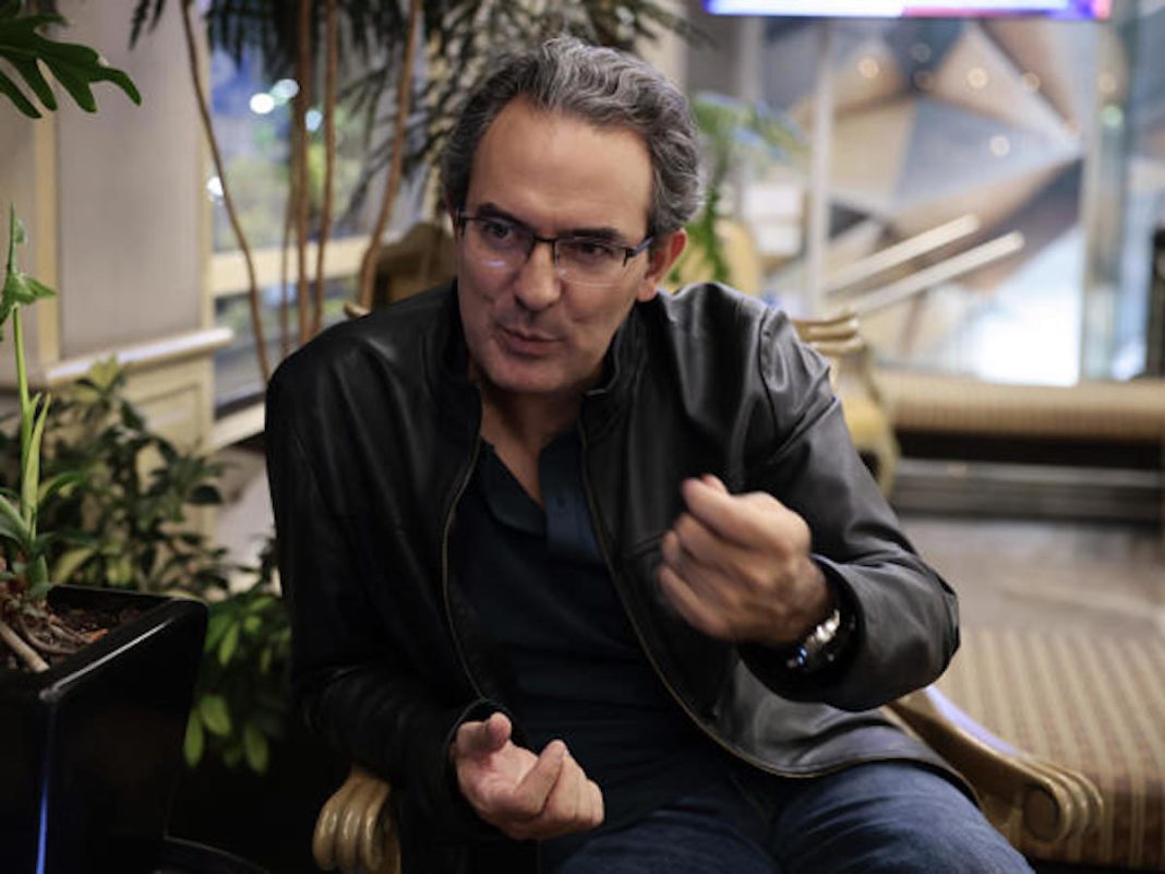 Escritor Juan Gabriel V·squez: "Para mÌ el novelista es un historiador de las emociones"