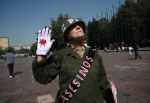 Violencia y destrozos empañan marcha en memoria de la masacre del 2 de octubre