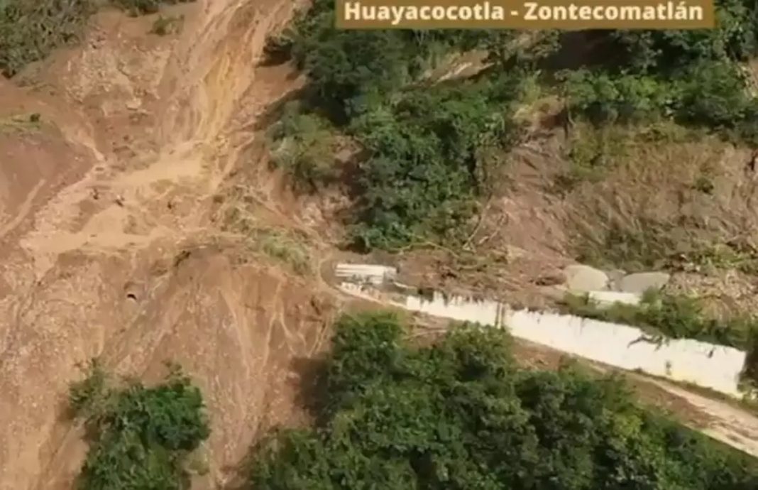 Derrumbe Ilamatlán