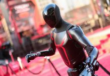 Robot humanoide da una paliza a oficinistas (VIDEO)