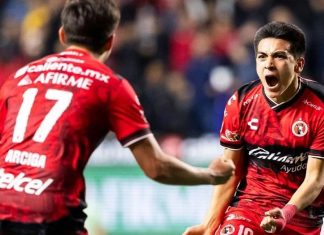Gilberto Mora le anota doblete de penaltis a Keylor Navas