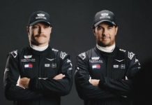 Checo Pérez y Valtteri Bottas modelan los trajes que usarán con Cadillac