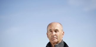 Don Winslow: “Trump es como un matón de patio, muy duro hasta que le partes la nariz”