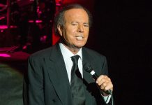 Acusan a Julio Iglesias de agresiones sexuales y acoso laboral