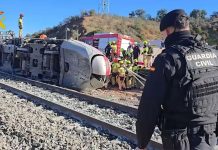 Mueren al menos 39 personas al chocar dos trenes de alta velocidad en el sur de España