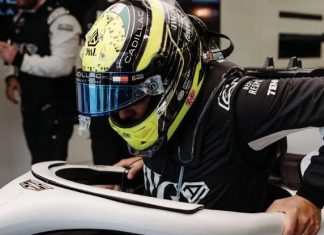 Checo Pérez abandona el Gran Premio de Bélgica